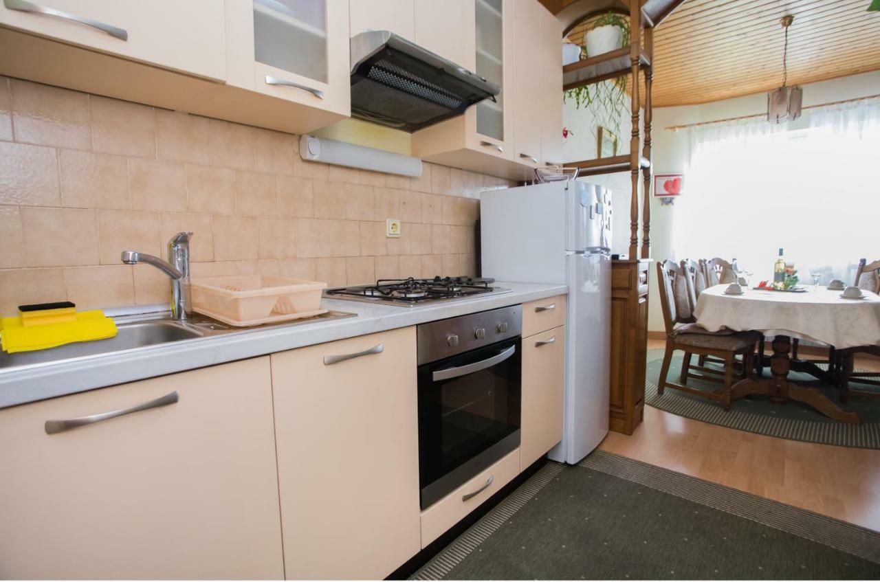Apartmani Branko Lemac Brodarica  Eksteriør billede